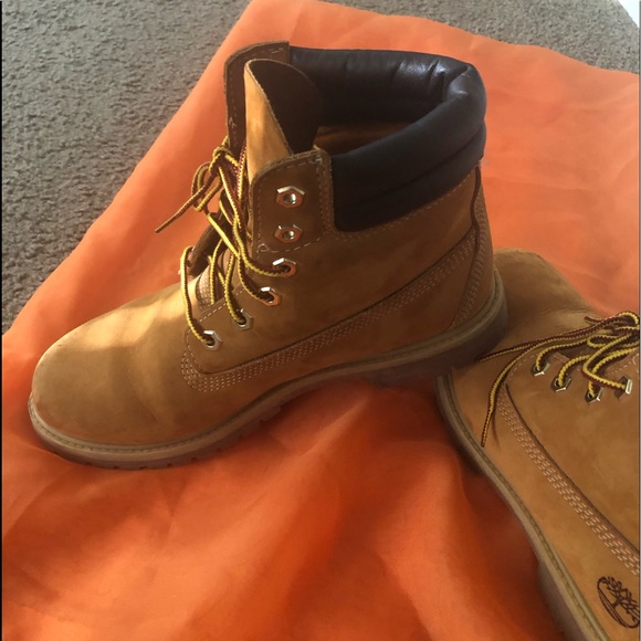 Timberland boots size 9 - Picture 3 of 3
